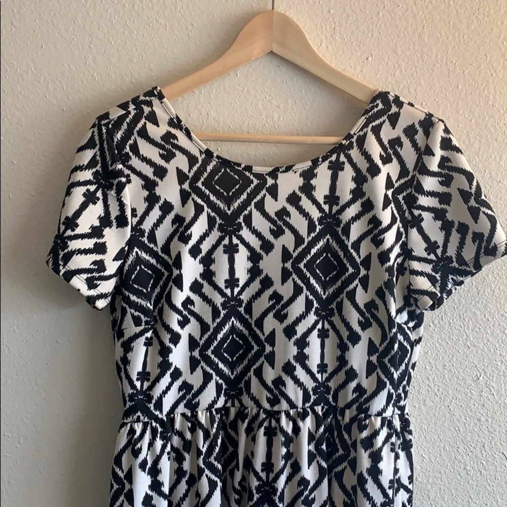 Black & White Tribal Print Dress - Picture 2 of 7